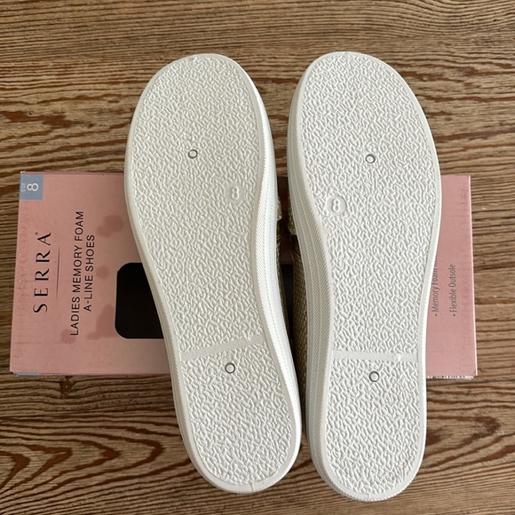 NWT Serra Slip On Shoes size 8 - Picture 4 of 4